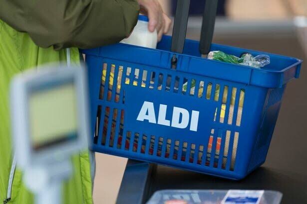 Aldi 商店更新了其英国分店的自助结账系统。有什么新鲜事？